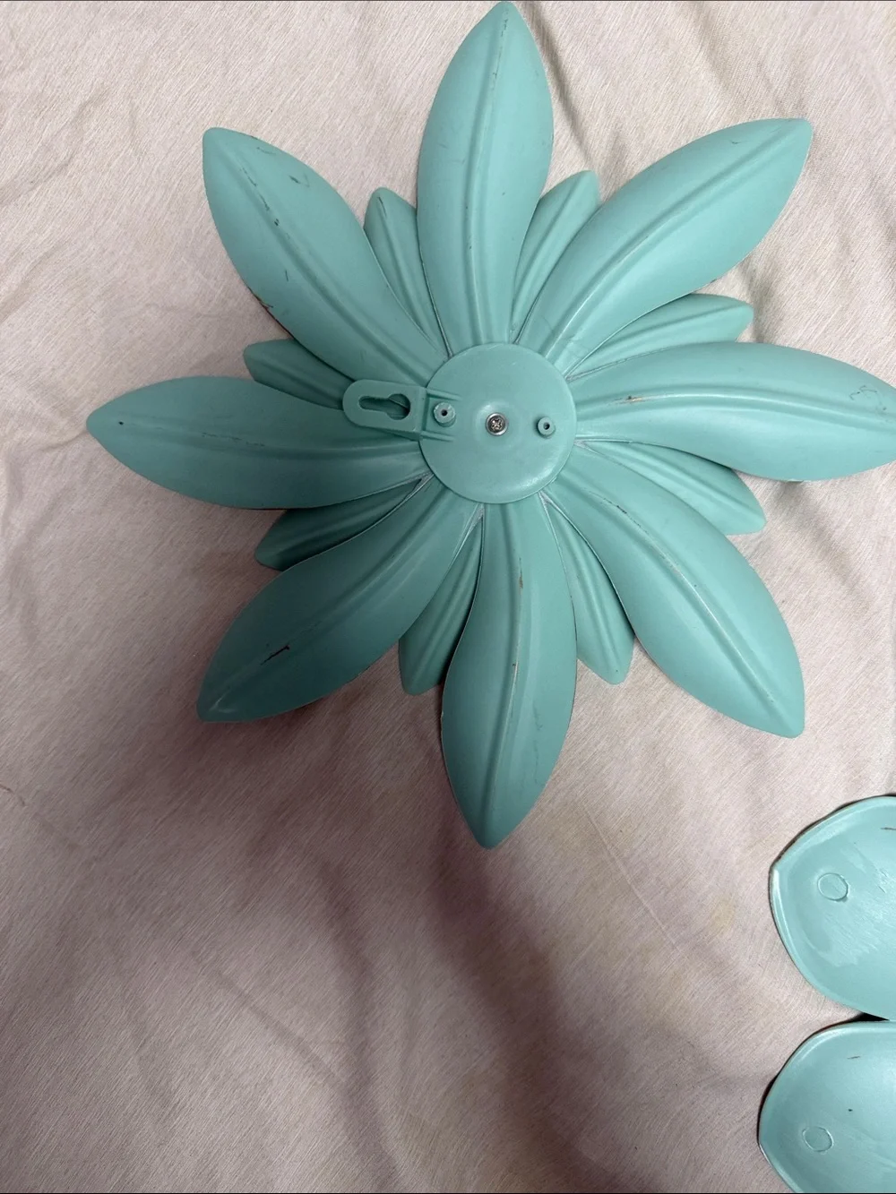 Teal Floral Plastic Wall Decor Set with Gold Accents